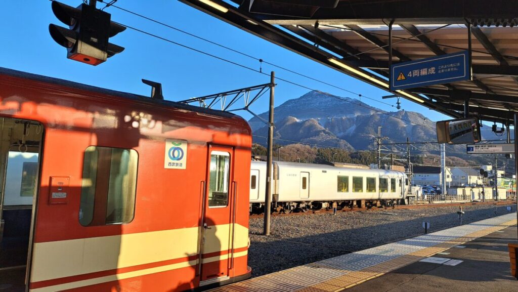 西武秩父駅ホームから見た武甲山