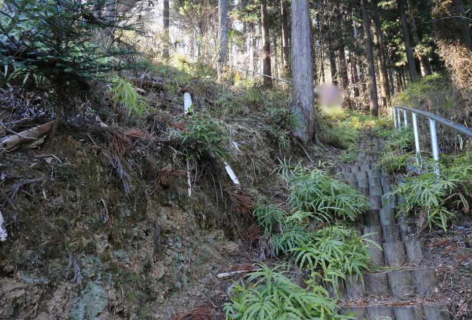 急な階段